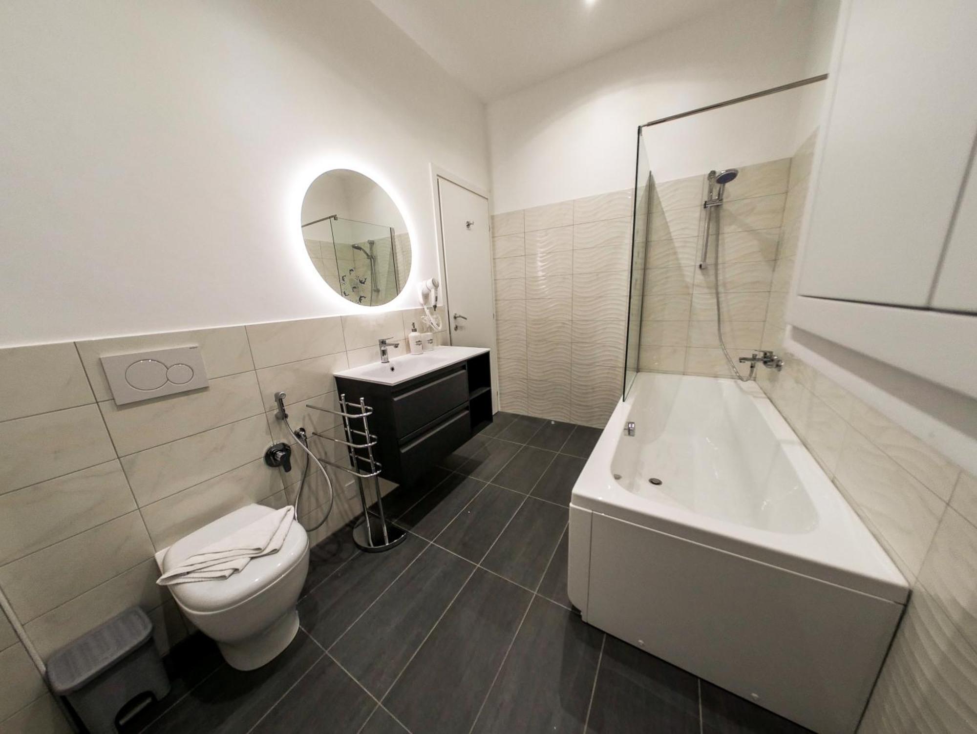 Chic Modern 2-Bedroom Near Metro 罗马 外观 照片